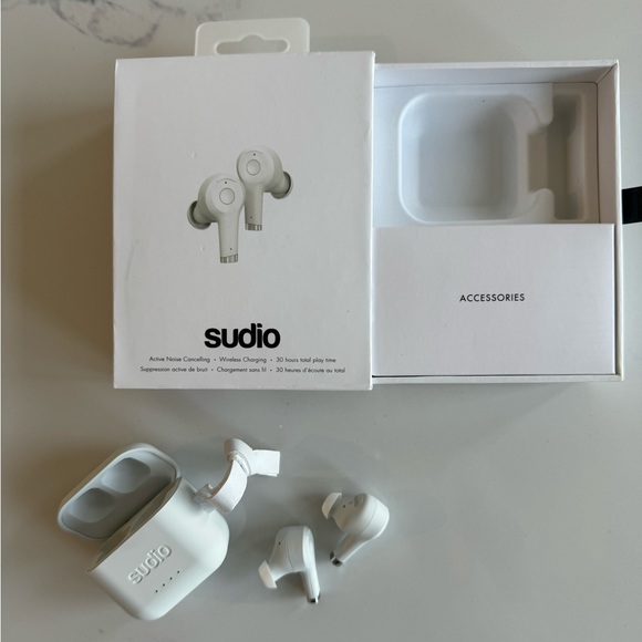 Sudio Active Noise Cancelling Ear Buds - Picture 5 of 5